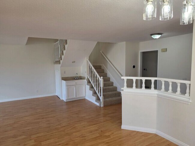 Building Photo - 27875 Avenida Armijo