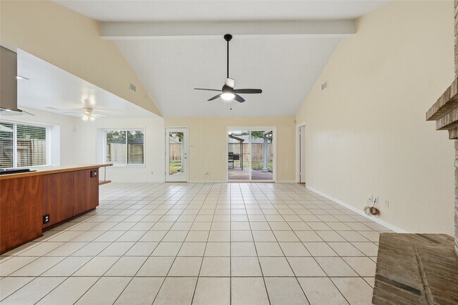 Building Photo - 18602 Lippizaner Dr