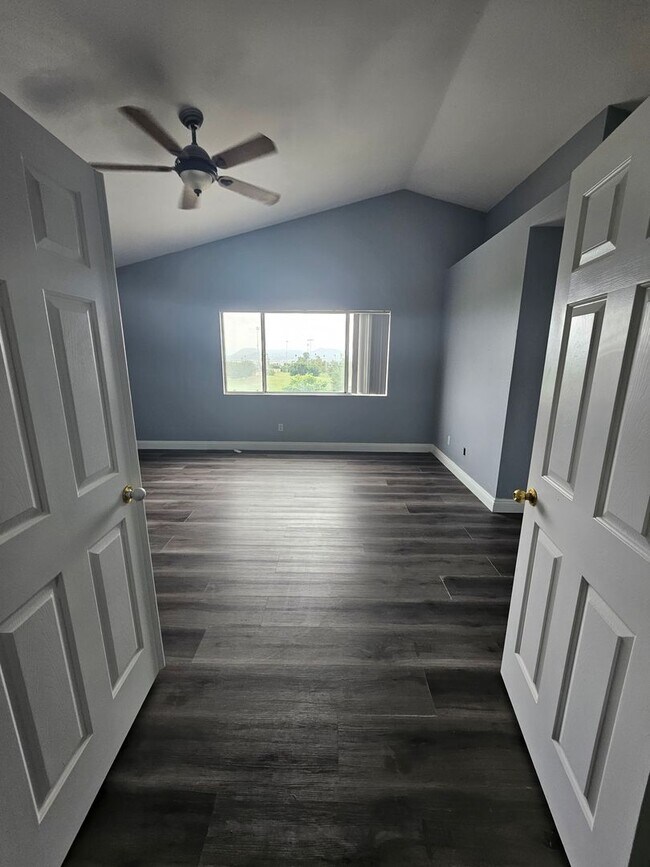 Building Photo - Beautiful Corona Home with POOL!