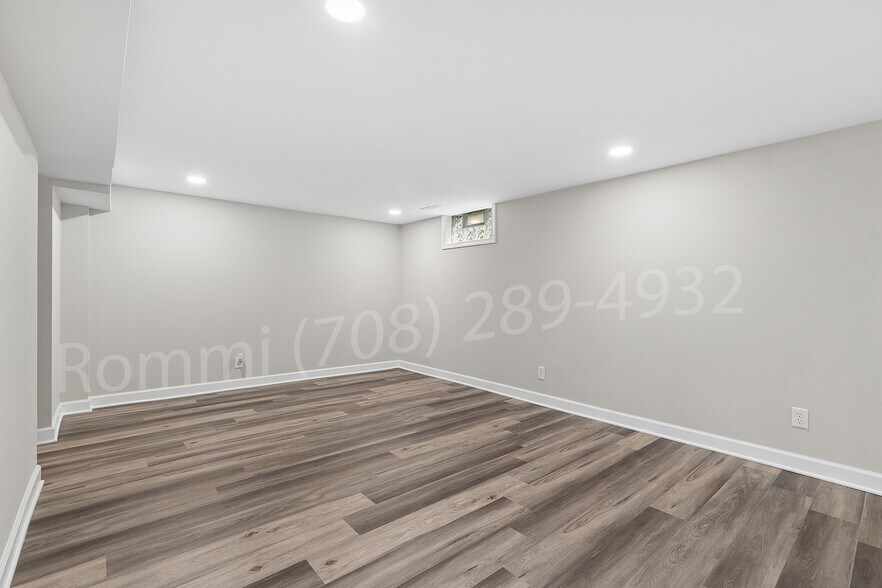 Building Photo - 6926 Alexander Ave