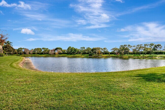 Building Photo - 5810 Crystal Shores Dr