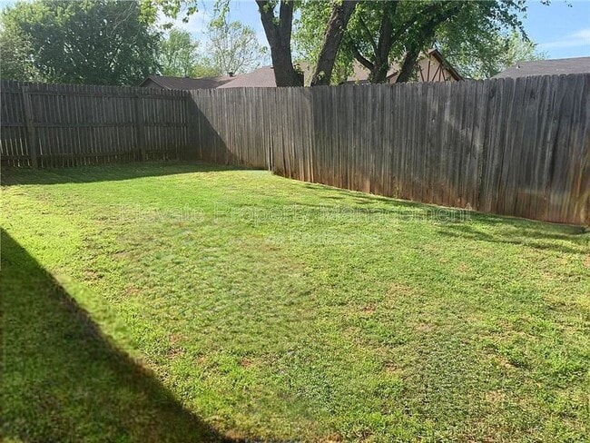 Building Photo - 923 West Prairie Wind Way