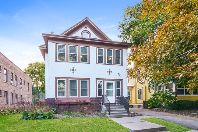 Building Photo - 2104 Emerson Ave S
