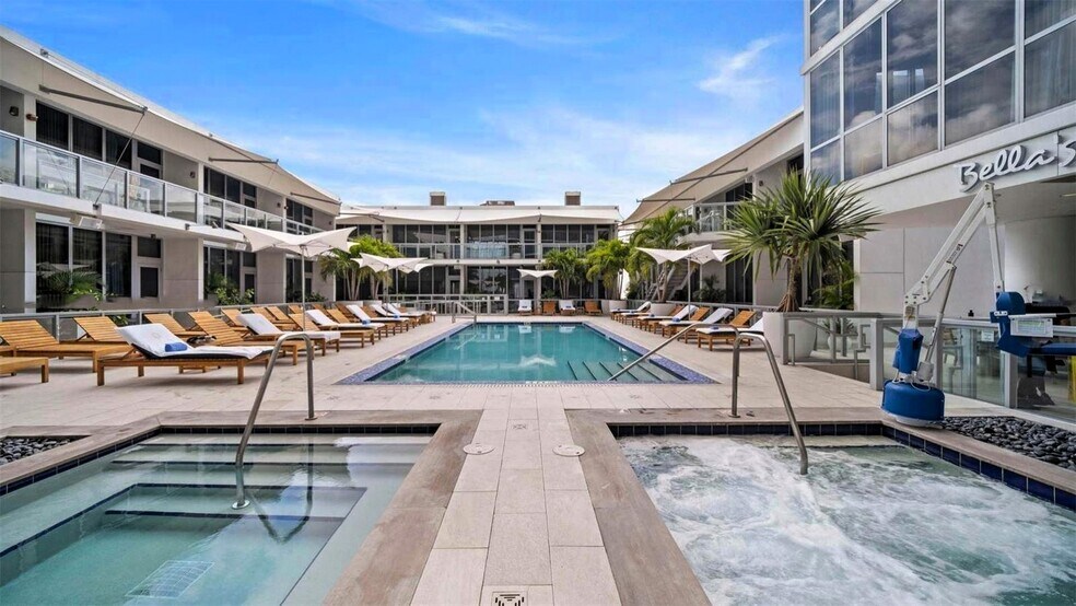 Building Photo - 1100 Biscayne Blvd