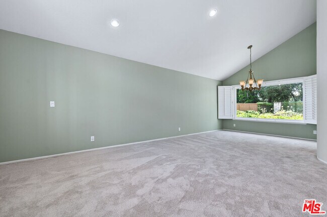 Building Photo - 2649 Rikkard Dr