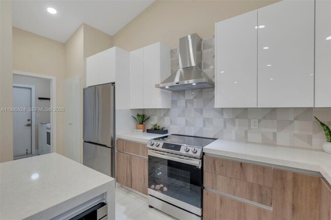 Building Photo - 10425 NW 48th Manor