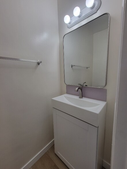 Building Photo - 13531 Wyandotte St