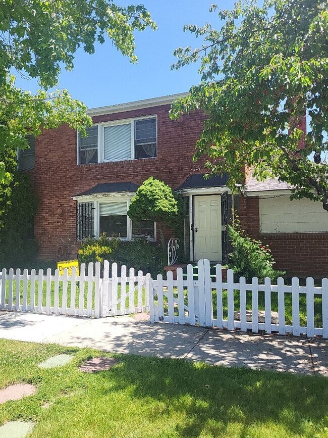 Primary Photo - 720 Gordon Ave