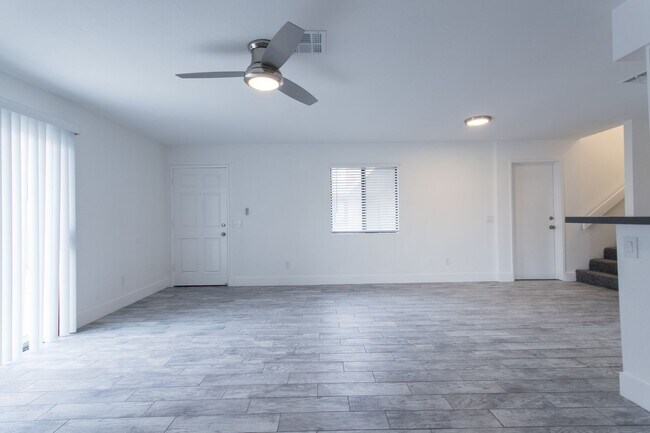 Building Photo - 32955 Canyon Vista Rd