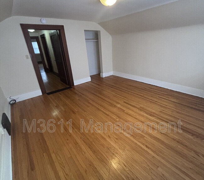 Building Photo - 1318 New Hampshire St