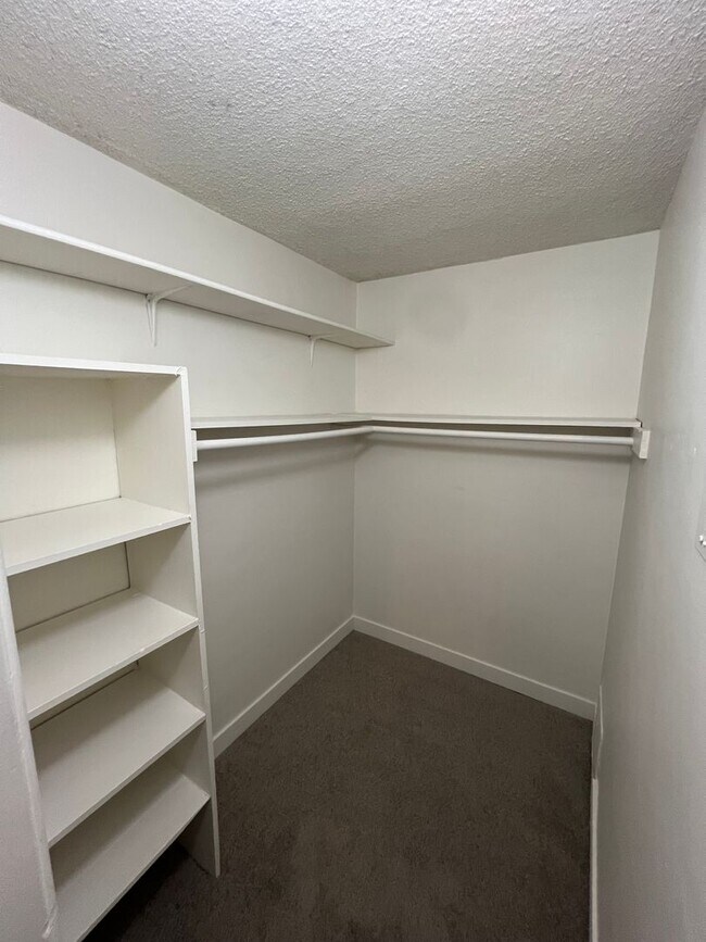 Interior Photo - 14905 Lemoli Ave.