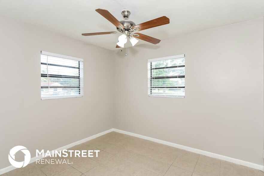 Building Photo - 1367 NE 27th St