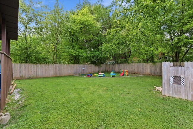 Building Photo - 3 Bedroom/ 2 Bath Home, Fenced Yard, Covered Porch, Large Workshop/Storage Building, Small storag...
