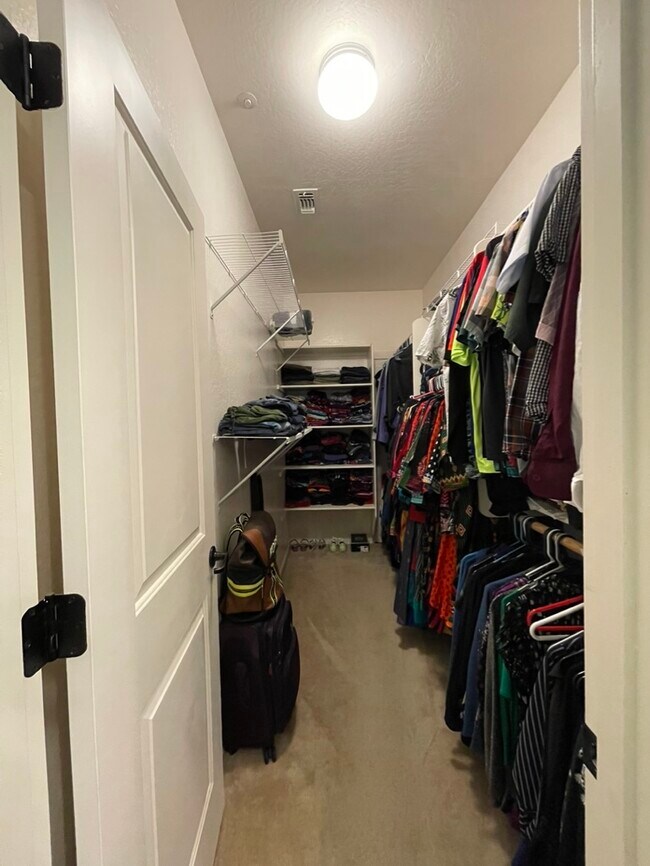 Master walking closet - 13100 N 91st Dr