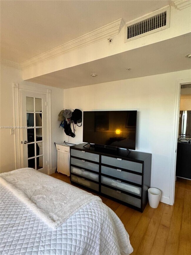 Building Photo - 3001 S Ocean Dr
