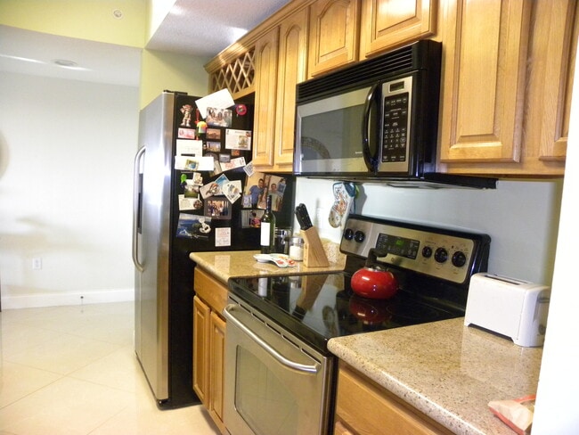 Building Photo - 4242 NW 2nd St