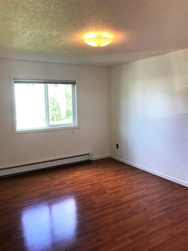 Building Photo - 1531 Northview Dr