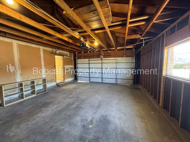 Building Photo - 5229 Silver Sage Dr