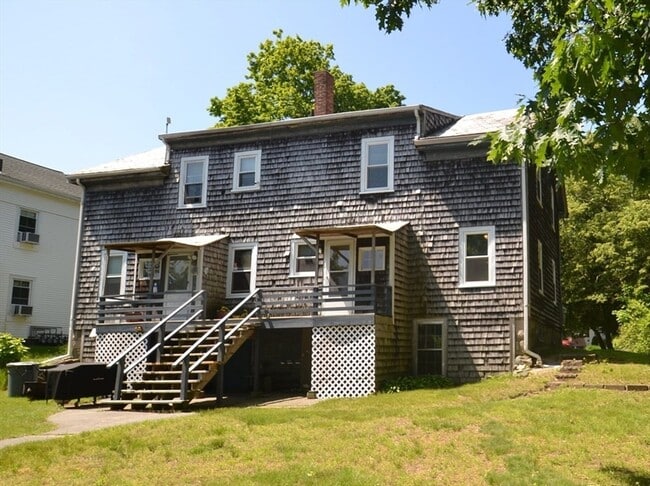 Building Photo - 179 Main St