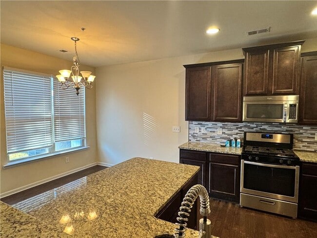 Building Photo - 3405 Castleberry Village Cir