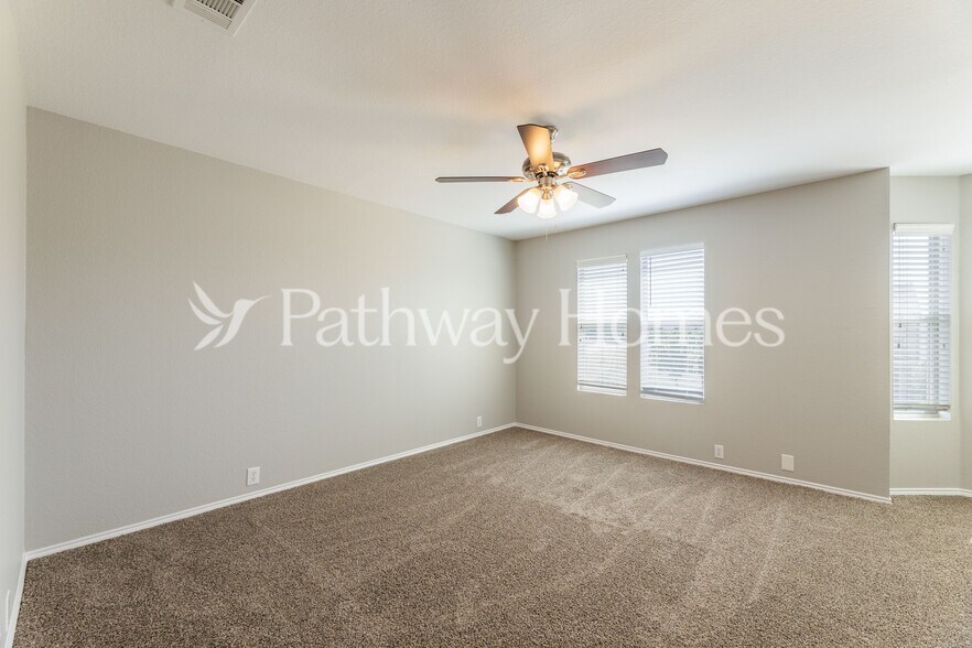 Building Photo - 800 Chickesaw Ln