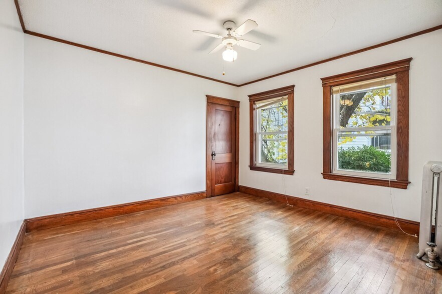 Building Photo - 14 Hurlcroft Ave