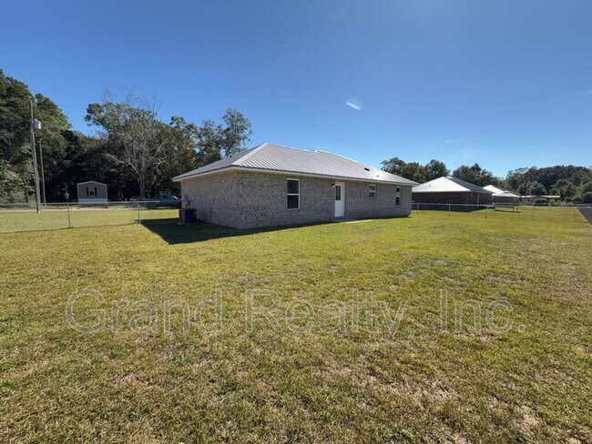 Building Photo - 4019 Brittany Ln