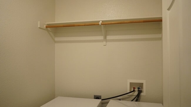 Building Photo - Spacious 3 bedroom 2 bath home in Rancho Cordova!!