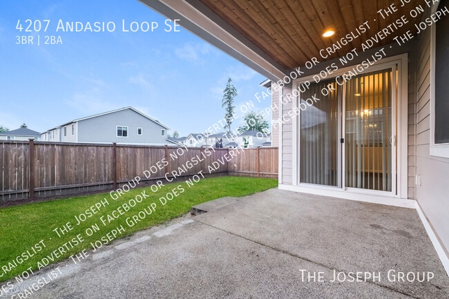 Building Photo - 4207 Andasio Loop SE