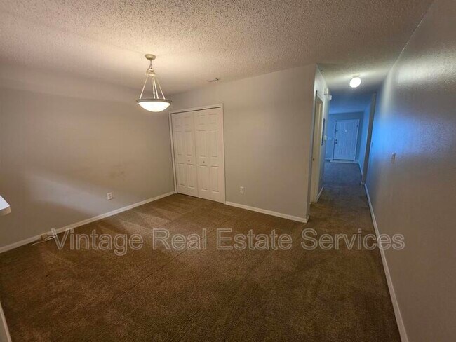Building Photo - 2260 Fluorshire Dr