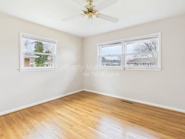 Building Photo - 47 Beaconsdale Ln