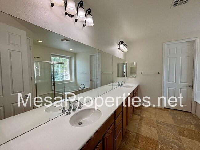 Building Photo - 5729 Nutwood Pl