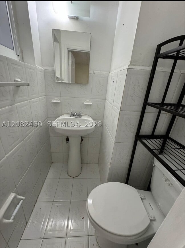 Building Photo - 510 W 36th Pl