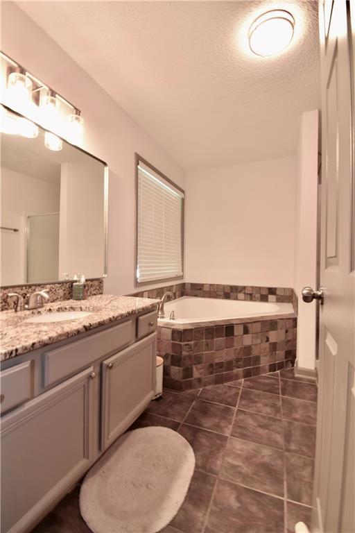 Building Photo - 2582 Candler Way