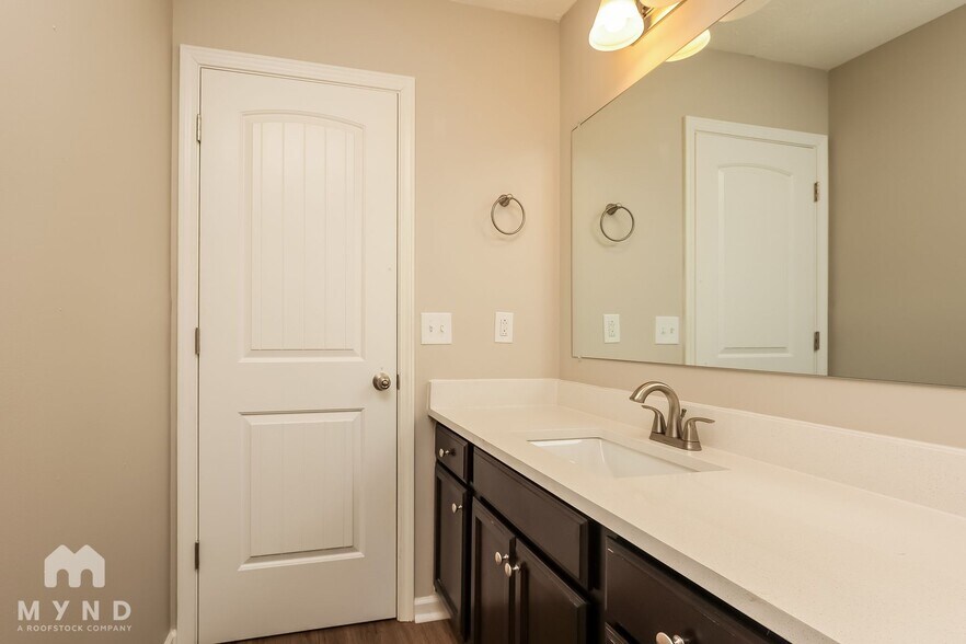 Building Photo - 1728 Warmingfield Dr