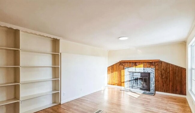 Building Photo - Welcome to this Newly renovated  3 bedroom...