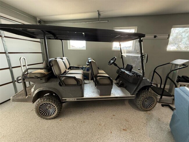 Building Photo - 410 Summit Ridge Dr N