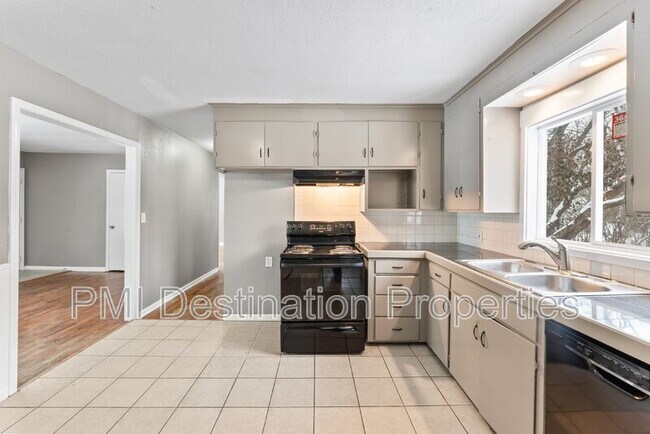 Building Photo - 1503 W 21st Terrace