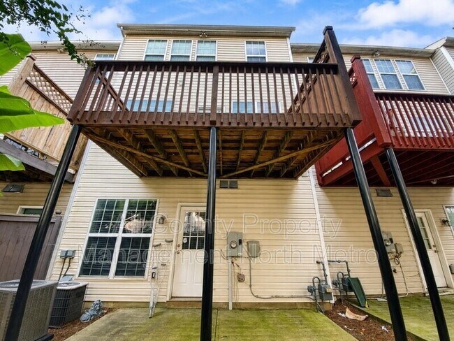 Building Photo - 1006 Whittington Way