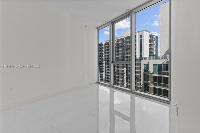 Building Photo - 300 Biscayne Blvd Way