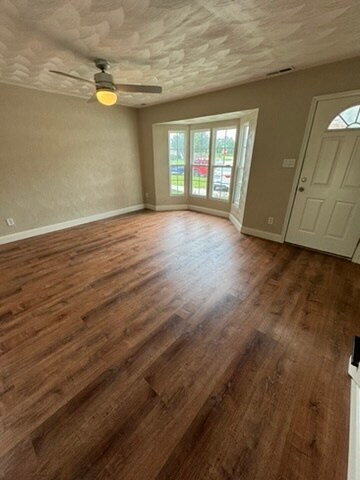 Building Photo - 1305 White Birch Ln