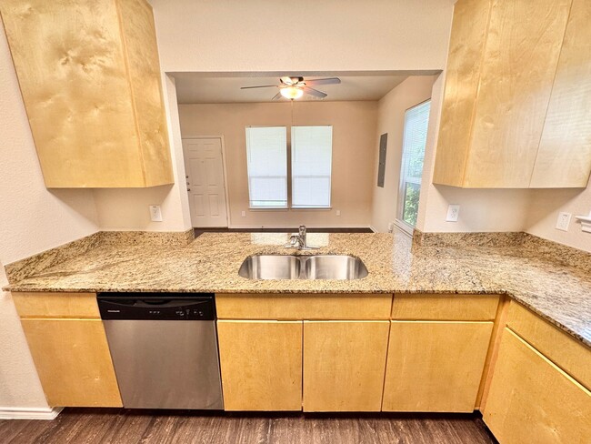 Building Photo - Updated 4 Bed 2.5 Bath Home - Close to TWU!