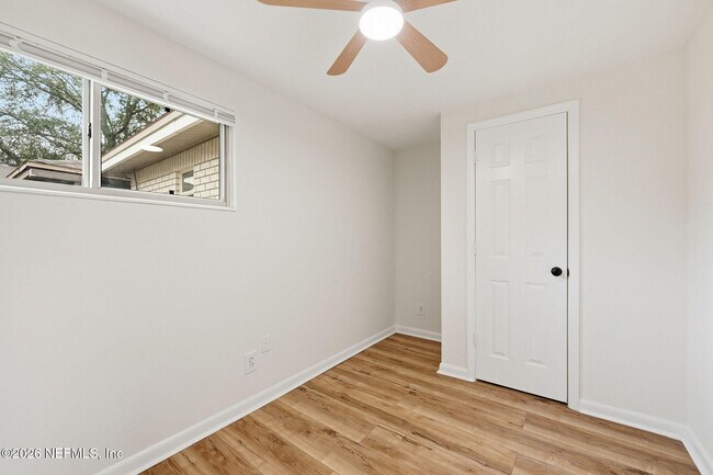 Building Photo - 388 Arora Blvd