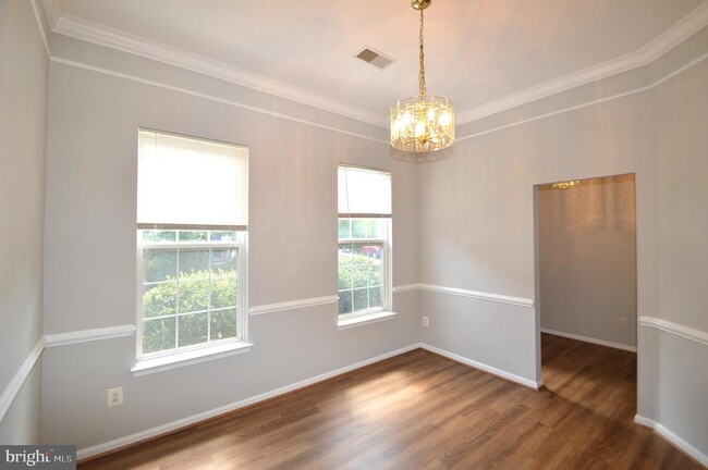 Building Photo - 25492 Freda Ln