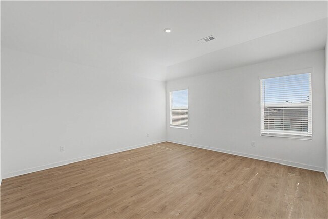 Building Photo - 3021 Laredo Ln