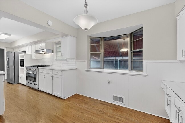 Building Photo - 2522 Pinebluff Dr