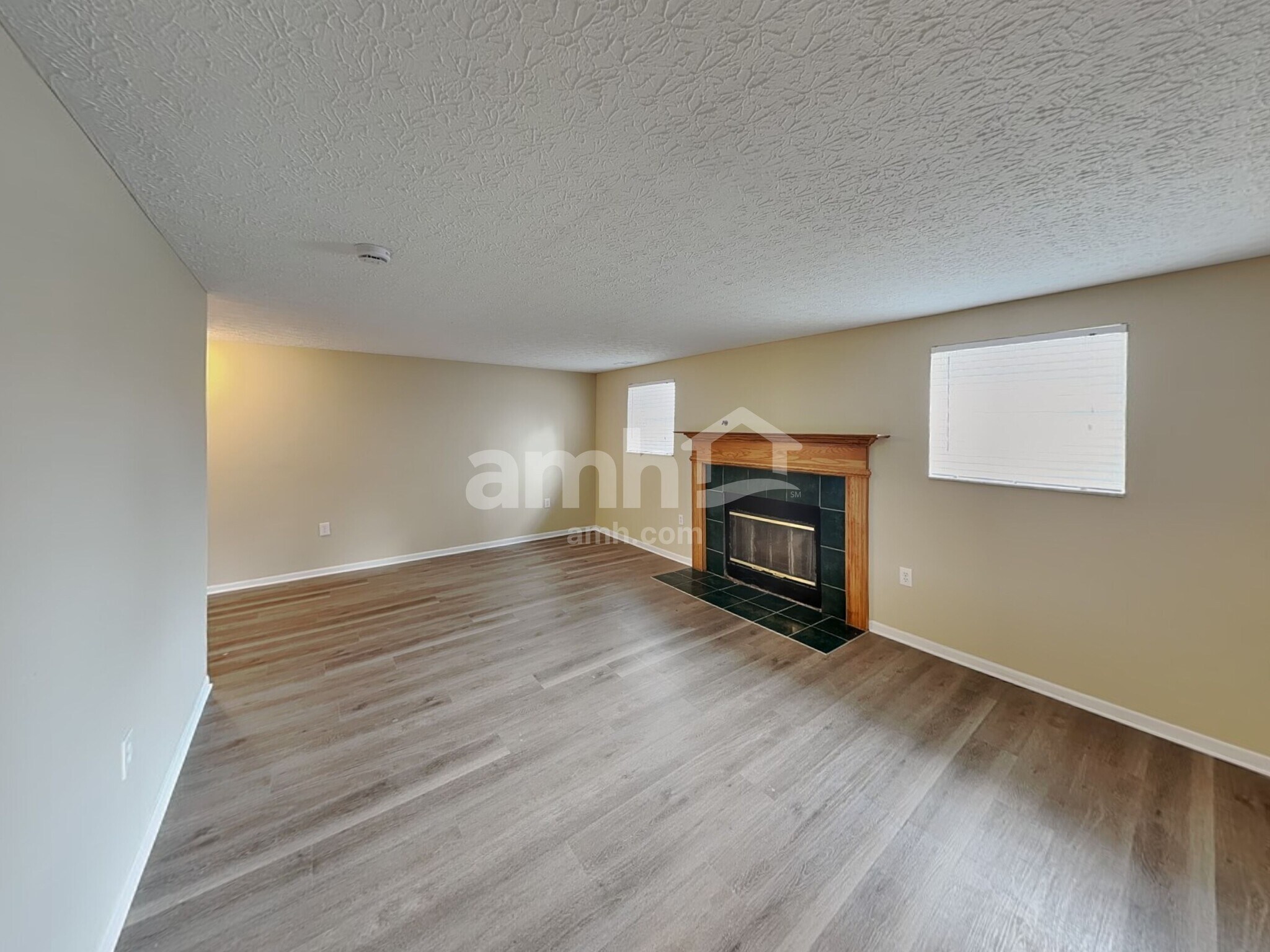 Building Photo - 6693 Jennyann Way