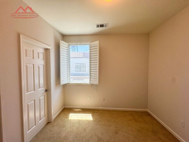 Building Photo - 326 Bautista Pl