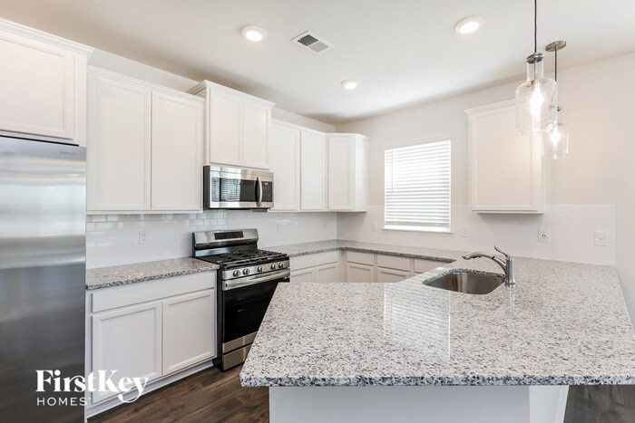 Building Photo - 611 Goldburn Wy