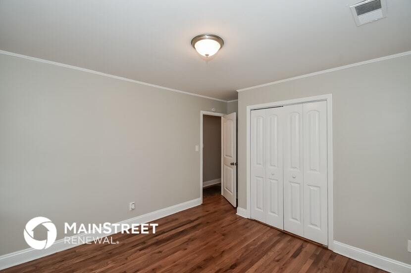 Building Photo - 8467 Fairview Dr